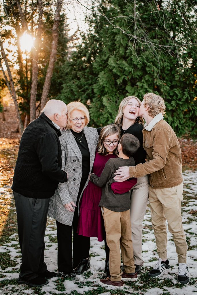 Extended Family Photography Session Appleton WI by Daphodil Photo 
