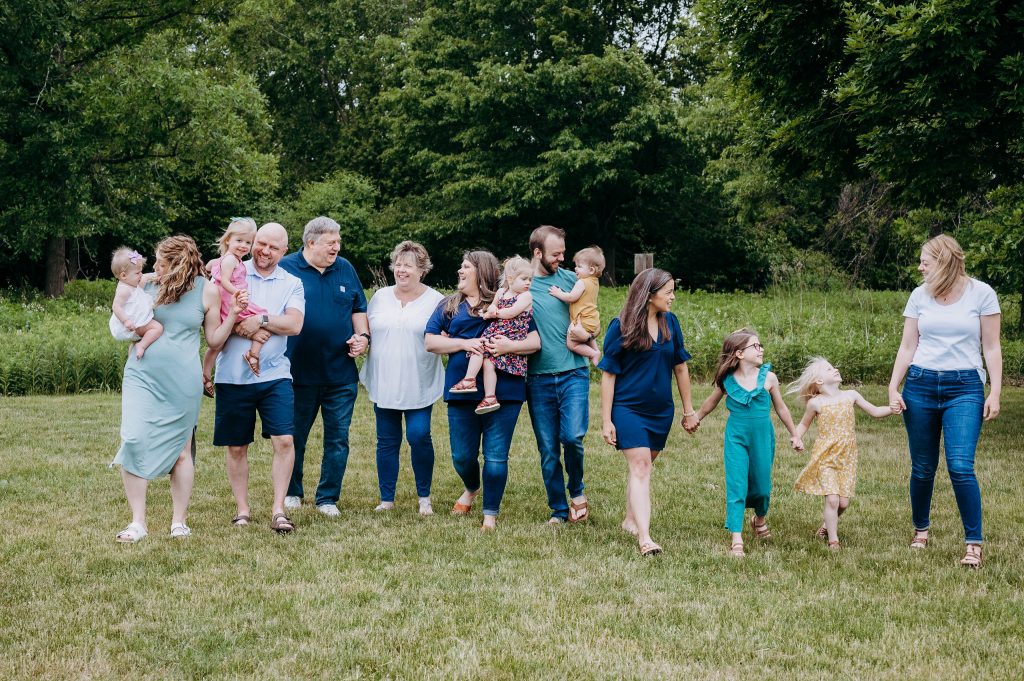 extended family photo session prompt ideas by daphodil photo